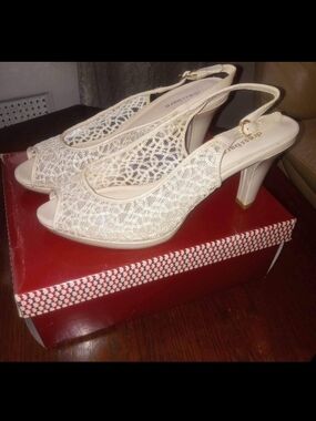 NWT Women's Open-Toe Lace Slingback Heels